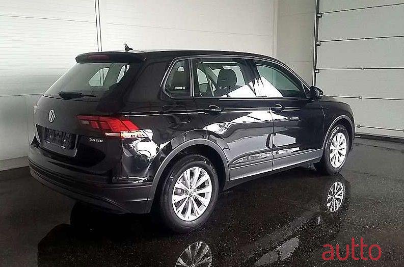 2016' Volkswagen Tiguan photo #1