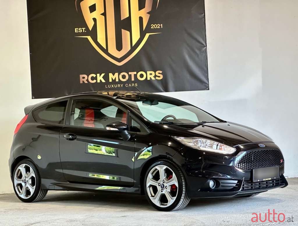 2013' Ford Fiesta photo #6