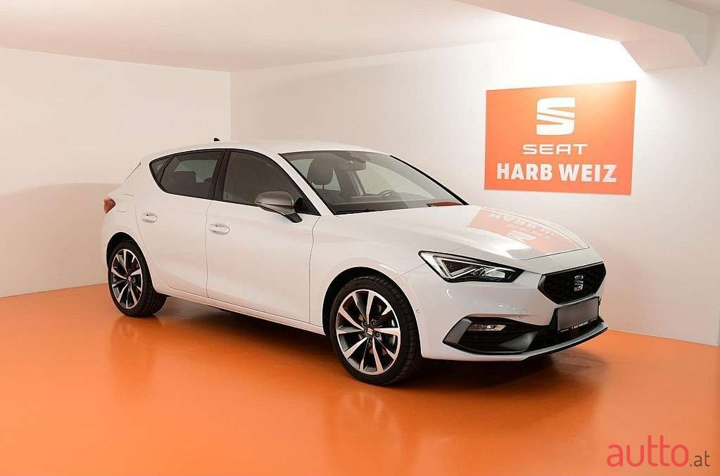 2021' SEAT Leon photo #1