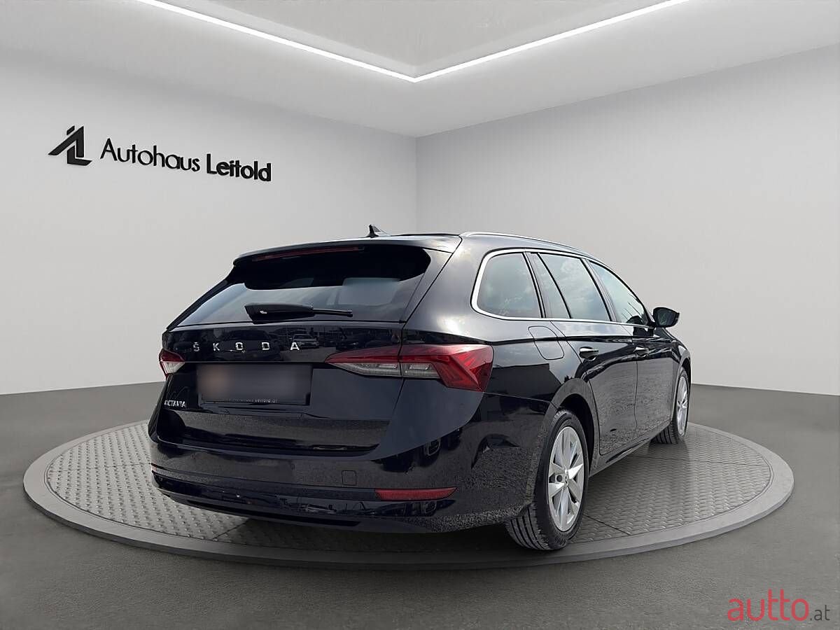2022' Skoda Octavia photo #6