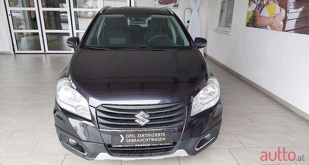 2014' Suzuki SX4 photo #2