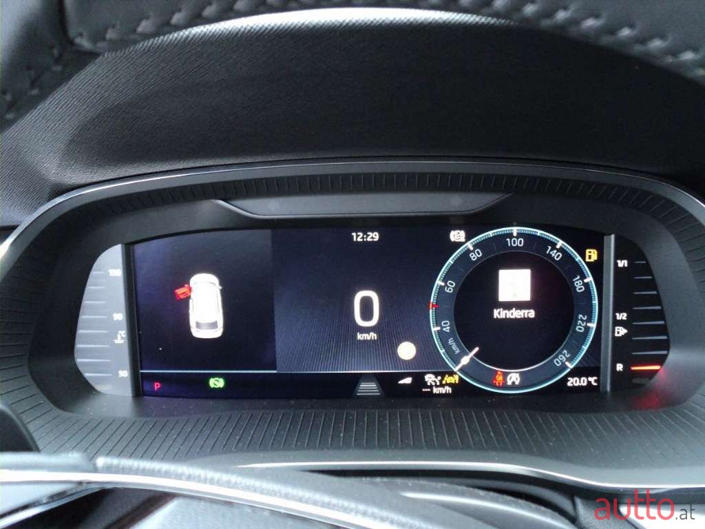 2023' Skoda Octavia photo #5