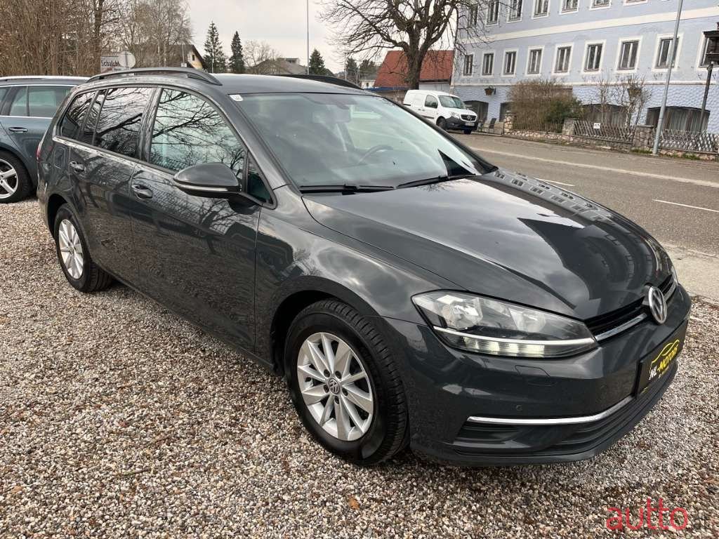 2020' Volkswagen Golf photo #3