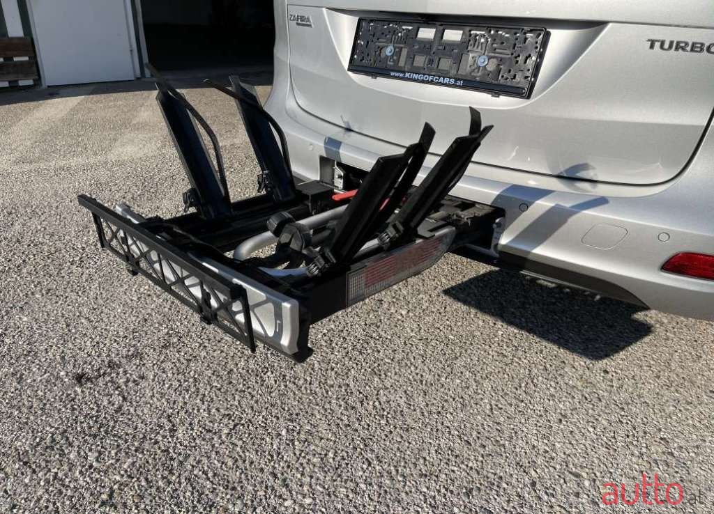 2013' Opel Zafira photo #5