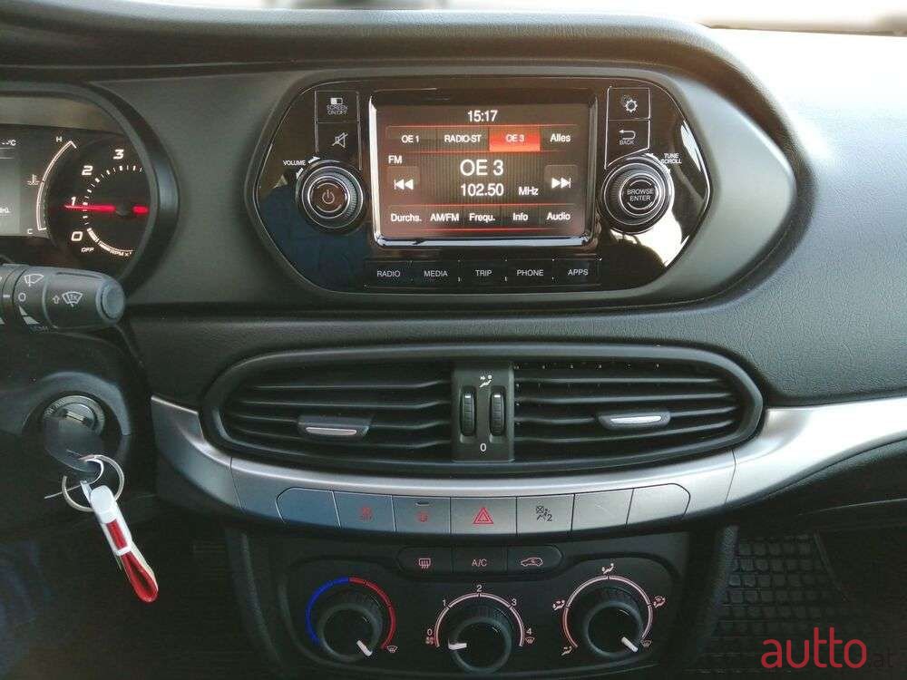 2016' Fiat Tipo photo #4