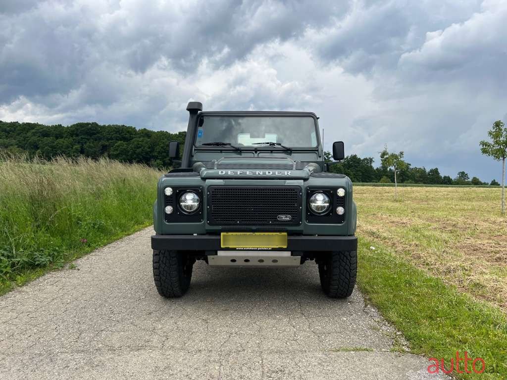 2014' Land Rover Defender photo #2
