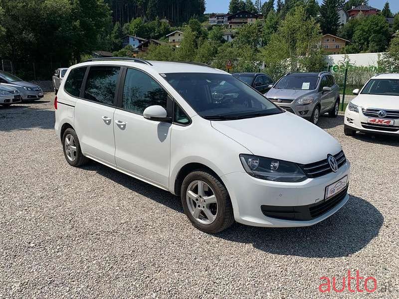 2014' Volkswagen Sharan photo #2