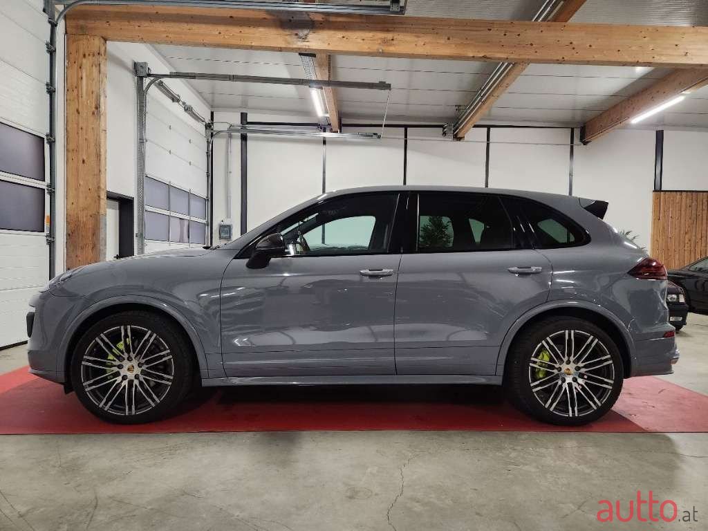 2016' Porsche Cayenne photo #4