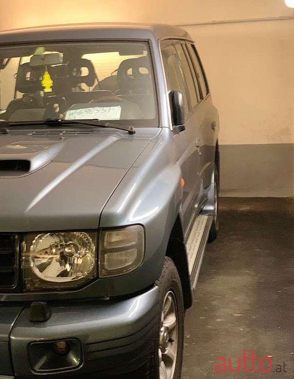 1997' Mitsubishi Pajero photo #1