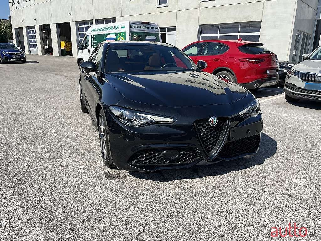 2021' Alfa Romeo Giulia photo #2