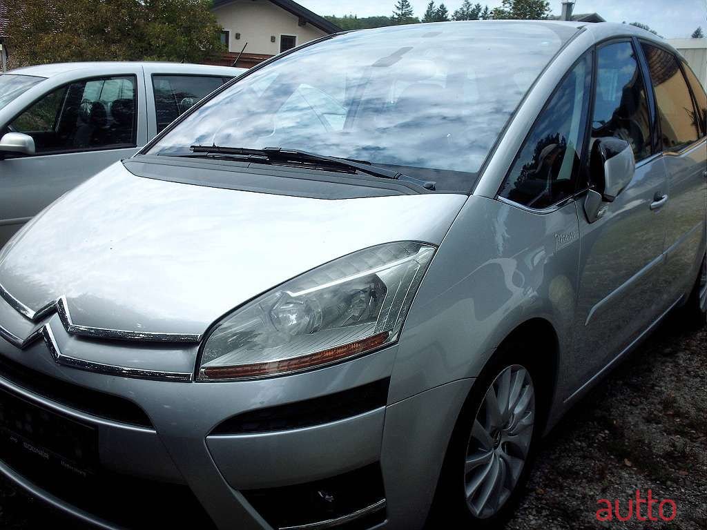 2009' Citroen C4 Picasso photo #1