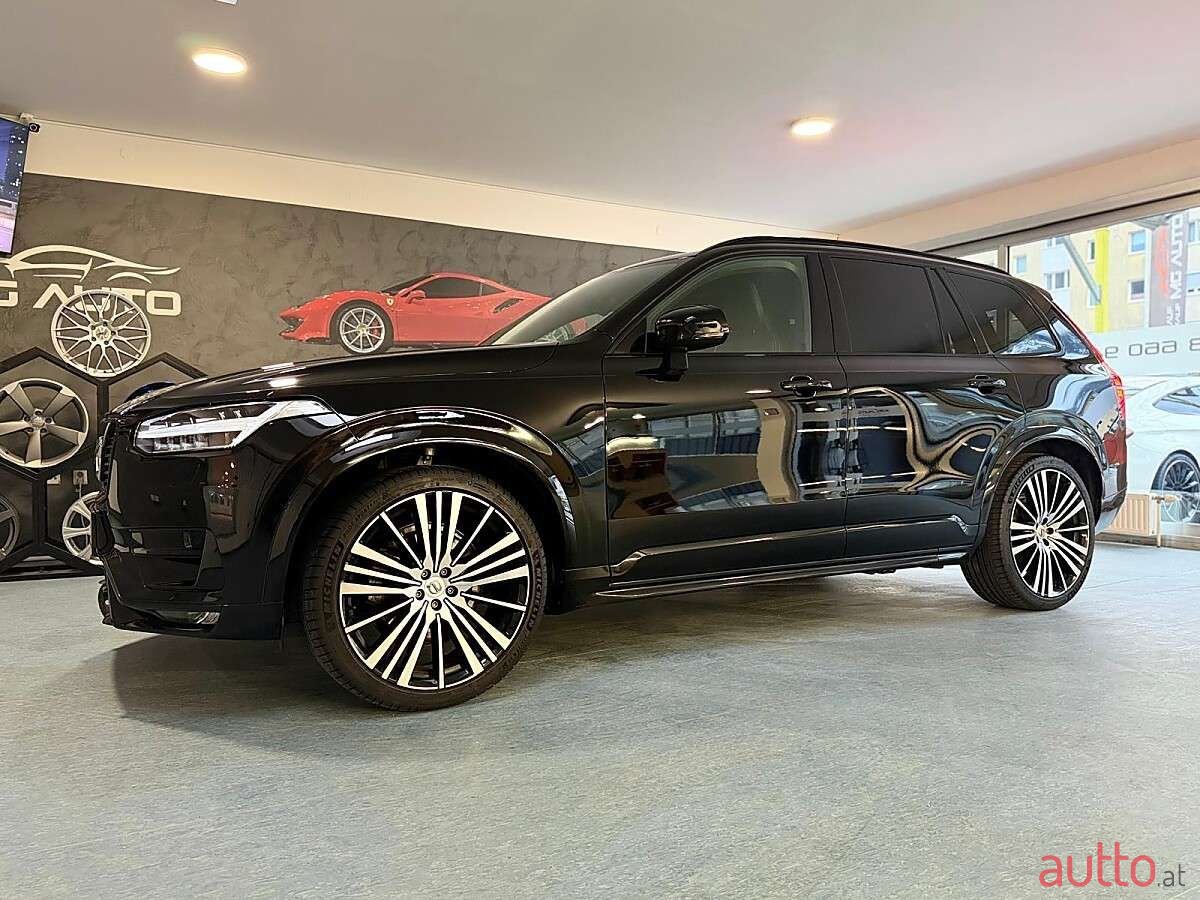 2021' Volvo XC90 photo #3