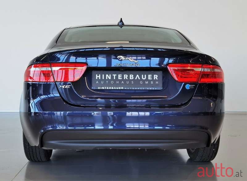 2016' Jaguar Xe photo #3