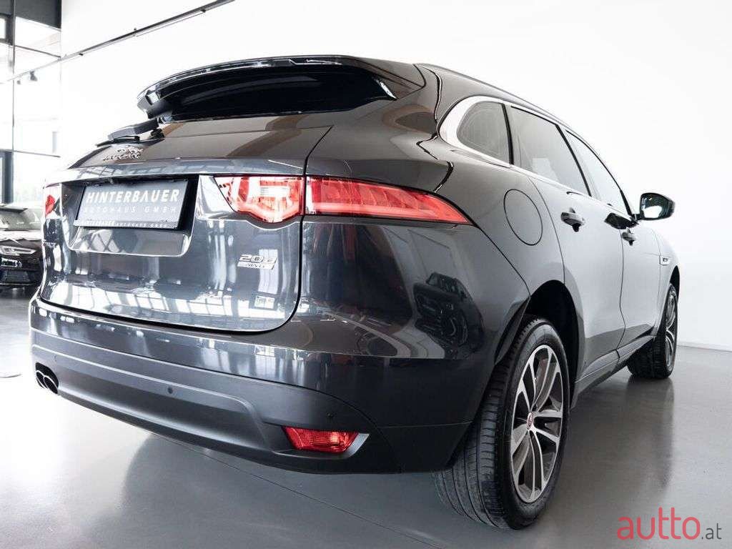 2016' Jaguar F-Pace photo #4