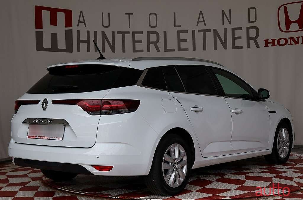 2022' Renault Megane photo #2