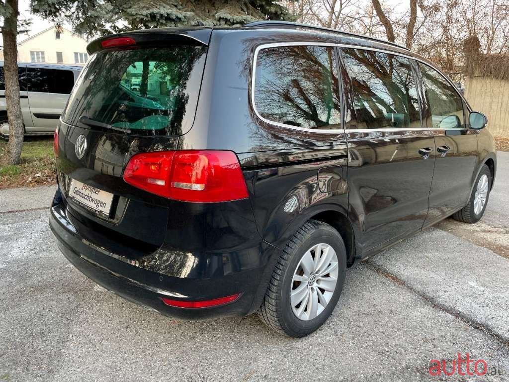 2010' Volkswagen Sharan photo #3