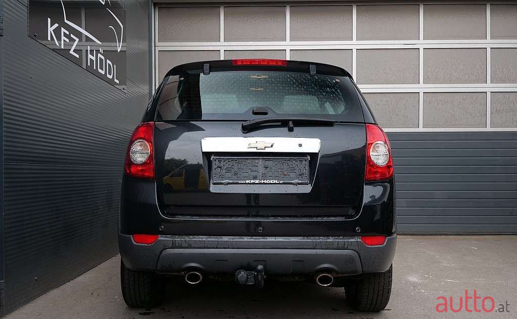 2011' Chevrolet Captiva photo #3