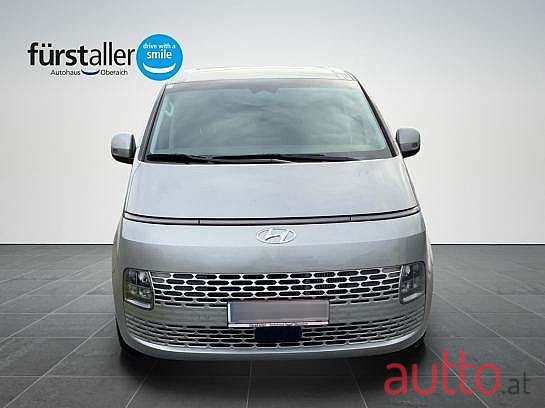 2022' Hyundai Staria photo #3