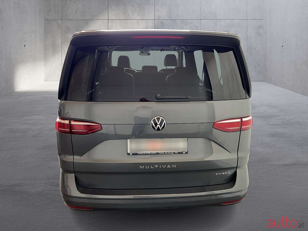 2021' Volkswagen Multivan photo #4