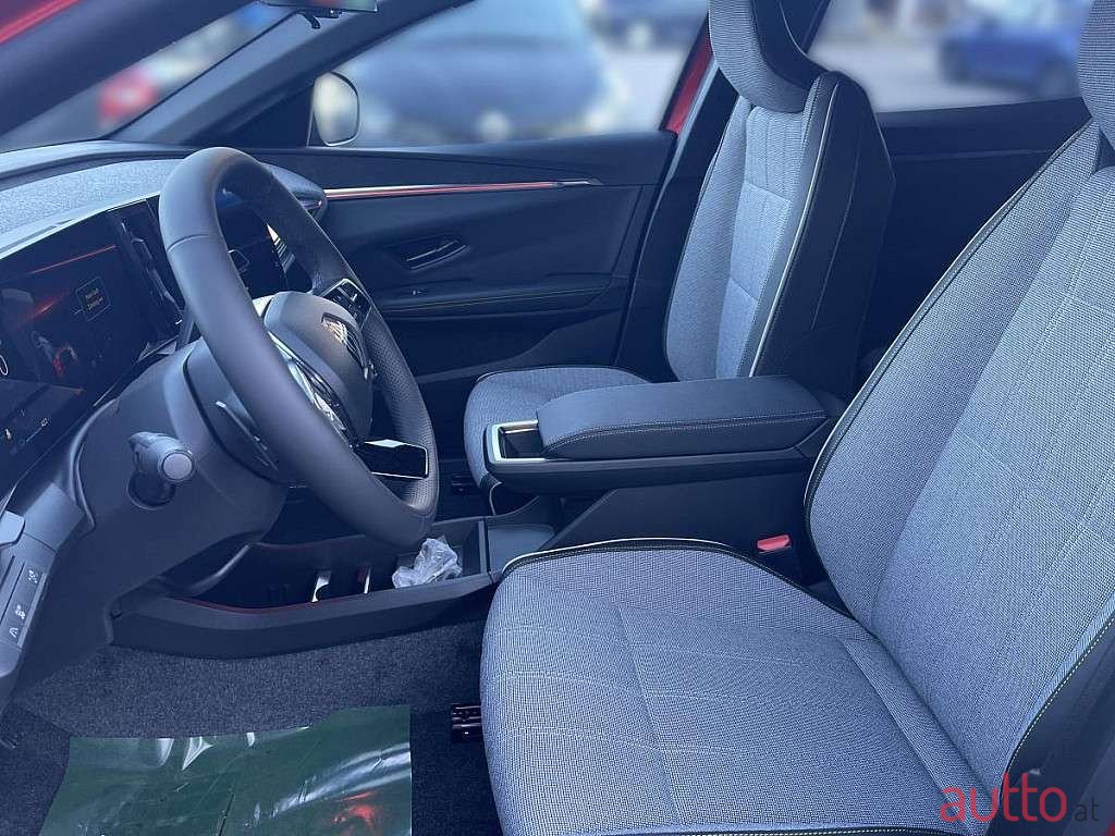 2022' Renault Megane photo #5