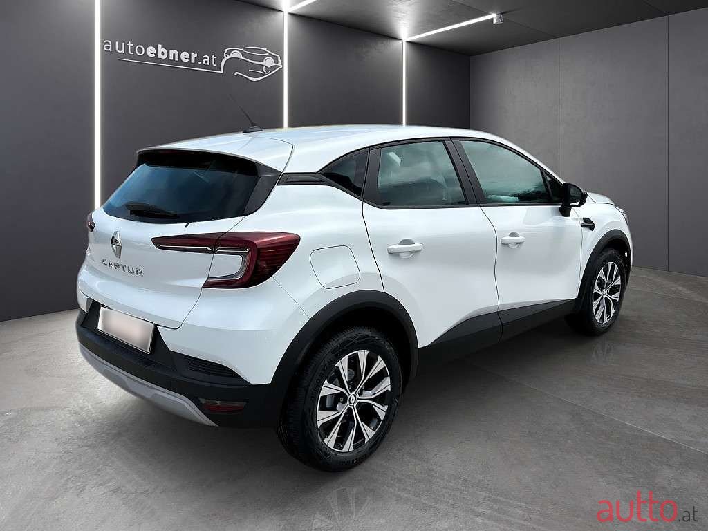 2023' Renault Captur photo #5