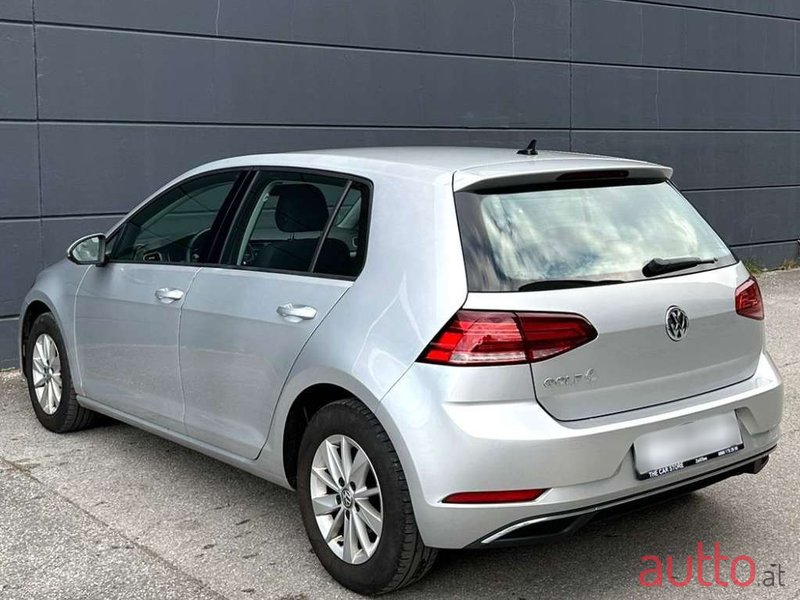 2019' Volkswagen Golf photo #6