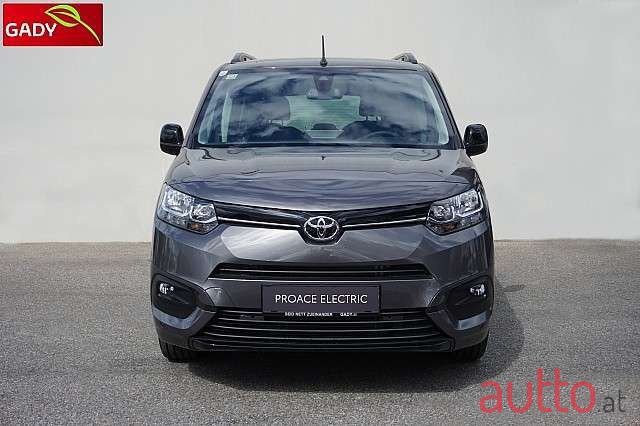 2022' Toyota Proace photo #4