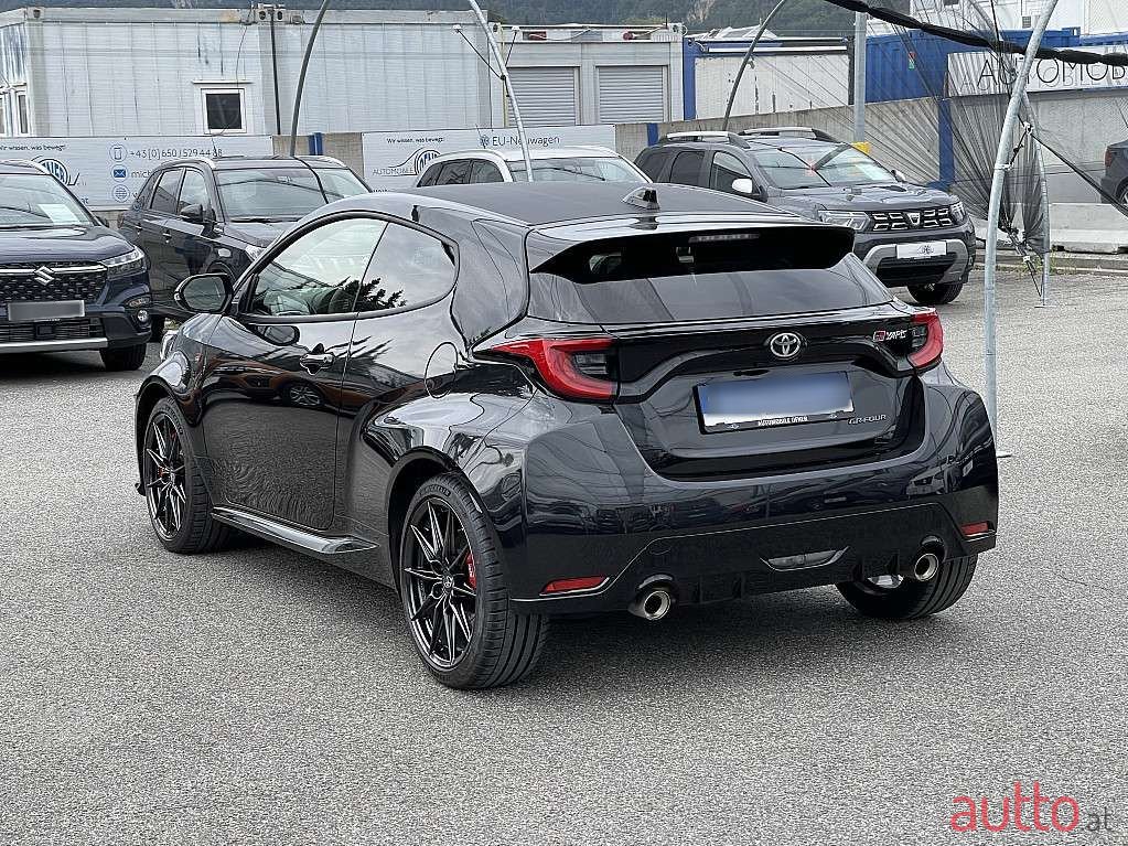 2022' Toyota Yaris photo #5