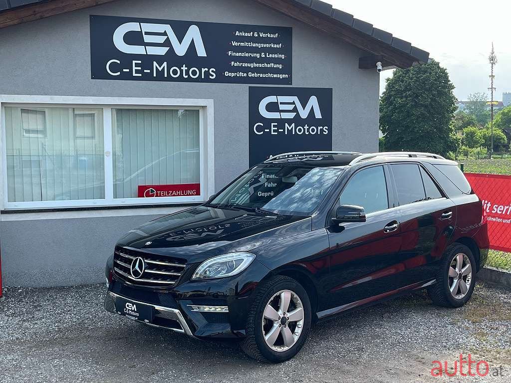 2012' Mercedes-Benz M-Klasse photo #1