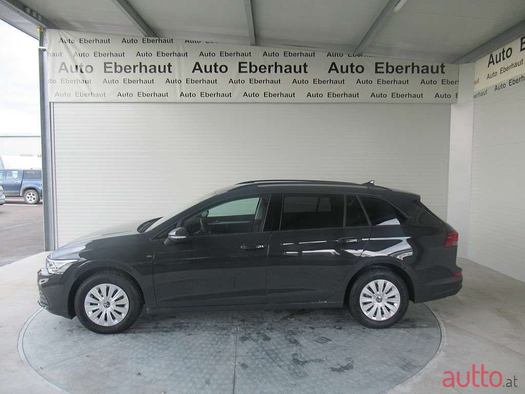 2022' Volkswagen Golf photo #2