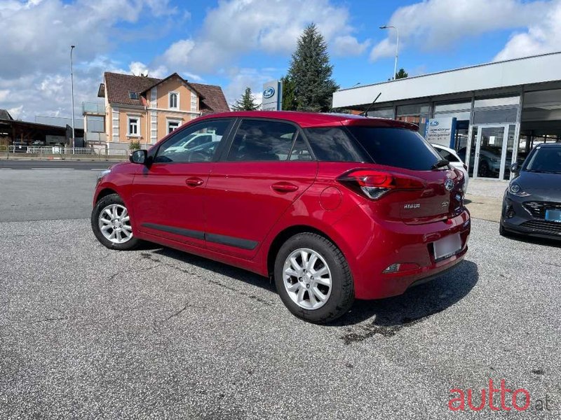 2017' Hyundai i20 photo #3