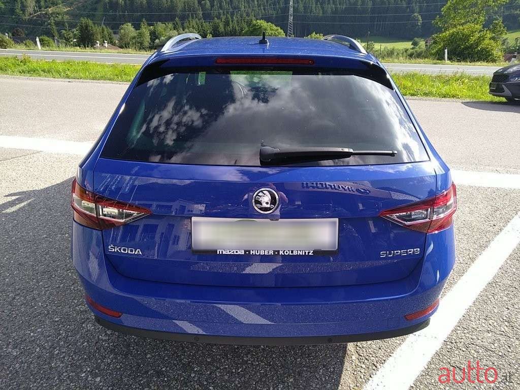 2018' Skoda Superb photo #4