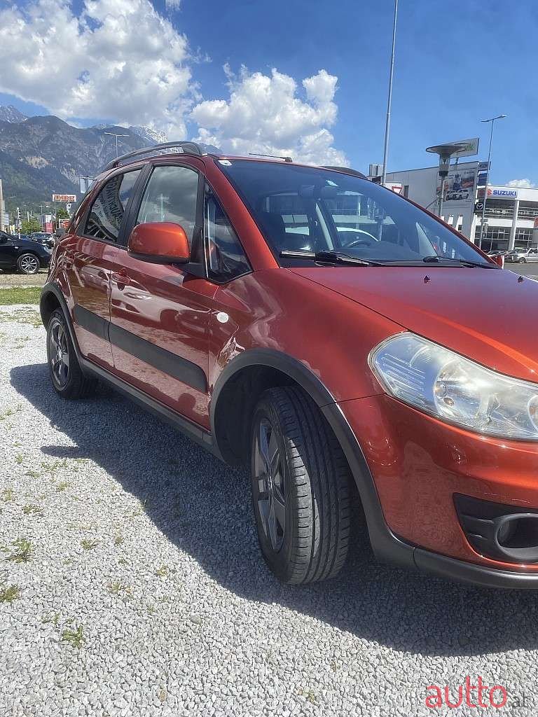 2010' Suzuki SX4 photo #3