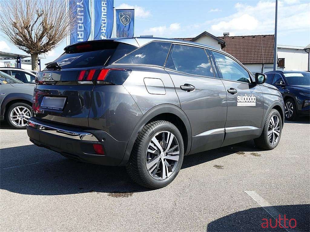 2023' Peugeot 3008 photo #6
