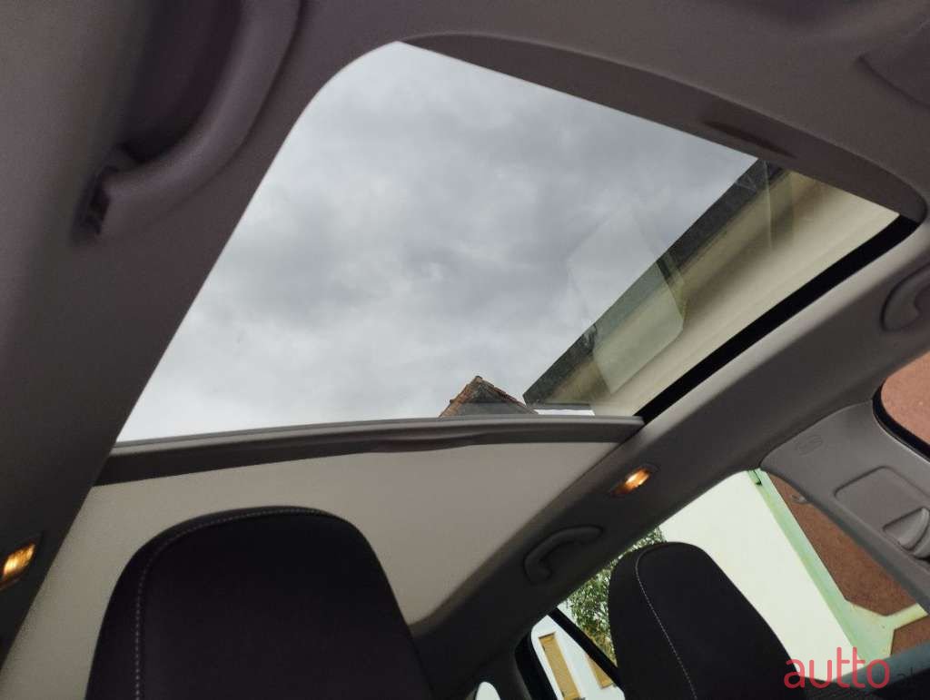 2014' Skoda Rapid photo #3