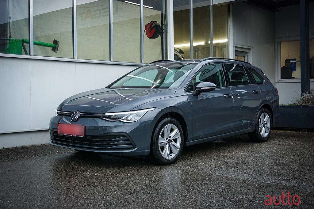 2022' Volkswagen Golf photo #1