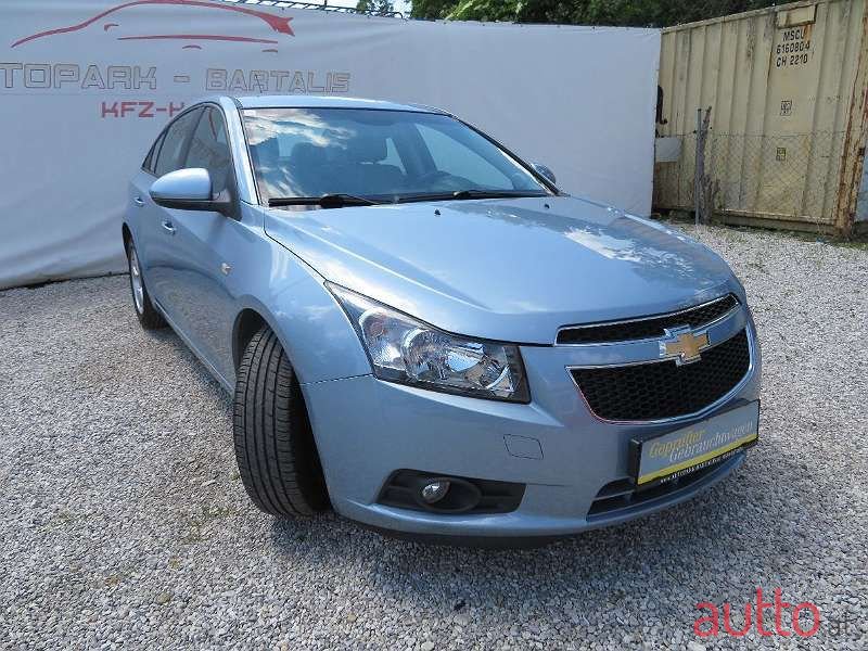2010' Chevrolet Cruze photo #2