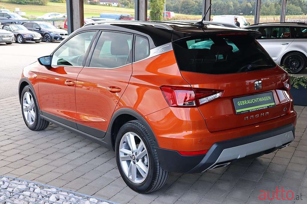 2020' SEAT Arona photo #3