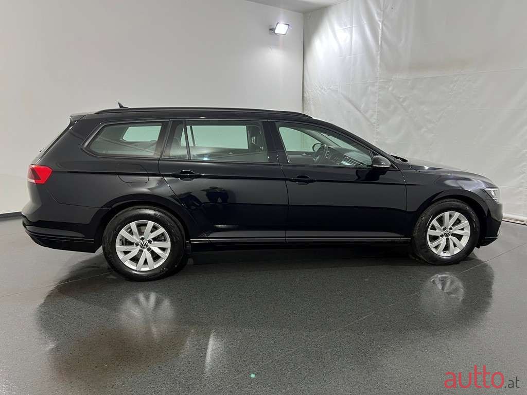 2022' Volkswagen Passat photo #4