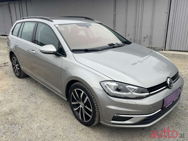 2019' Volkswagen Golf photo #1