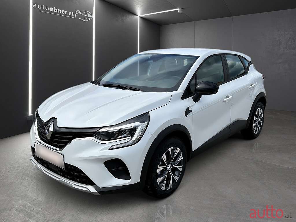 2023' Renault Captur photo #1