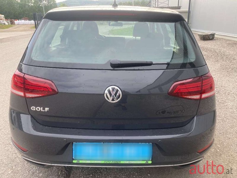 2018' Volkswagen Golf photo #5