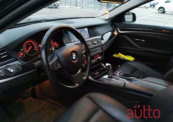 2010' BMW 5Er-Reihe photo #2