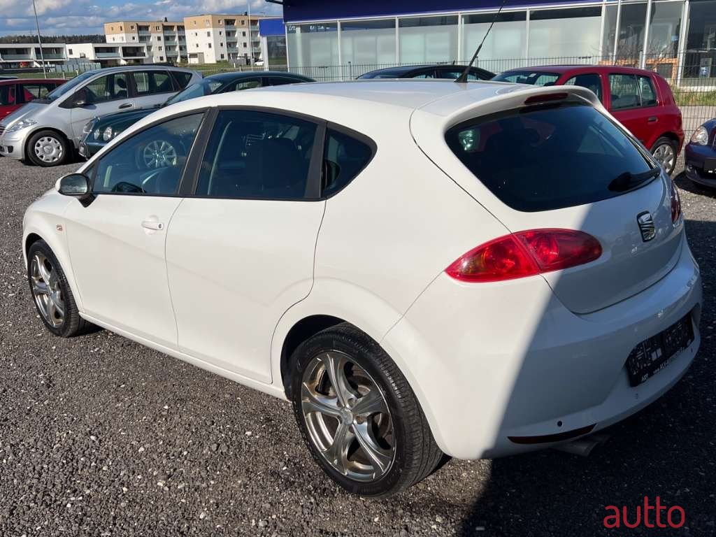 2007' SEAT Leon photo #3