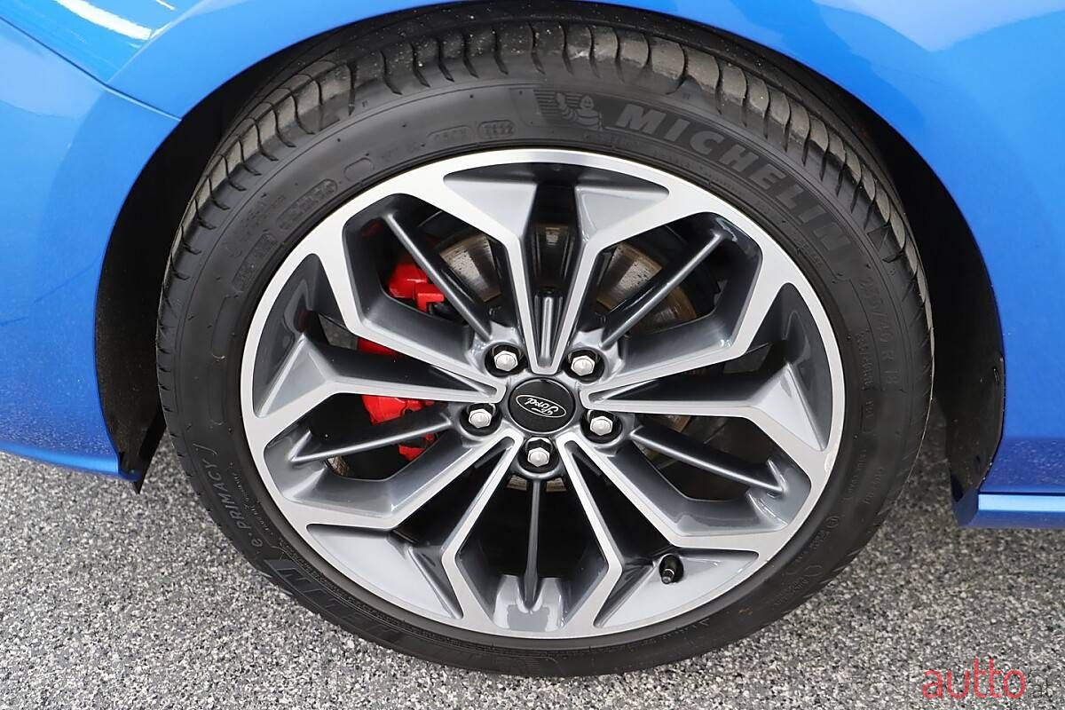 2023' Ford Focus photo #6