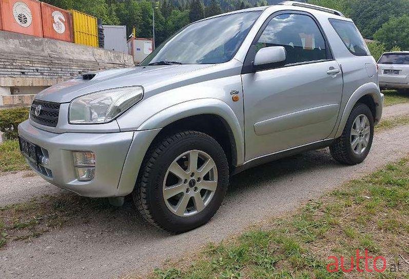 2002' Toyota RAV4 photo #1