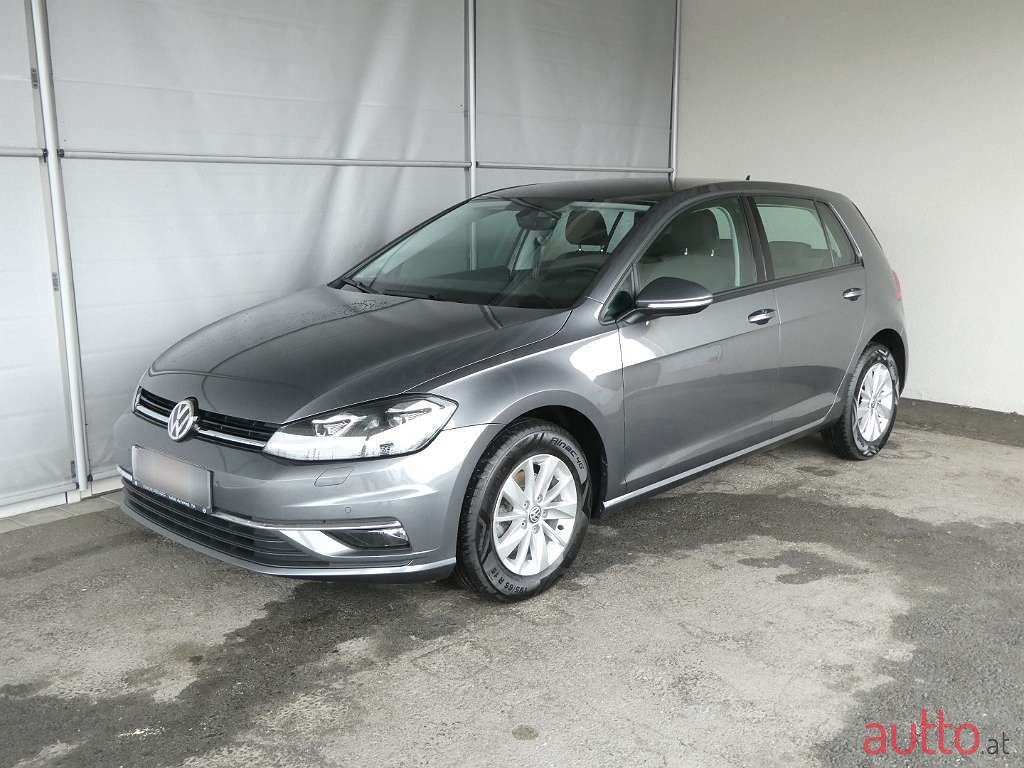 2017' Volkswagen Golf photo #1