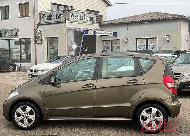 2011' Mercedes-Benz A-Klasse photo #1