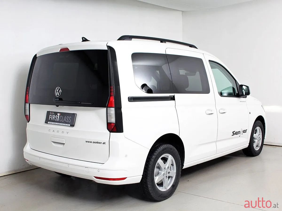 2024' Volkswagen Caddy photo #2