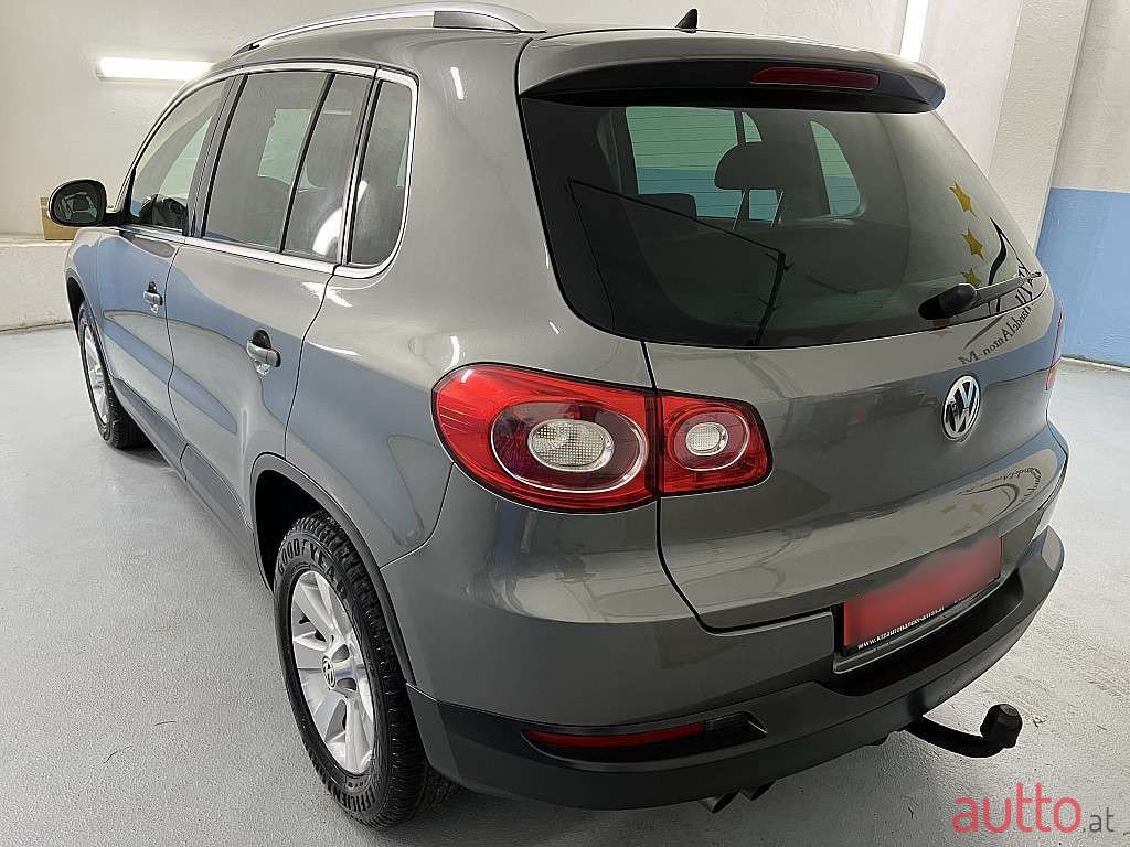 2009' Volkswagen Tiguan photo #3
